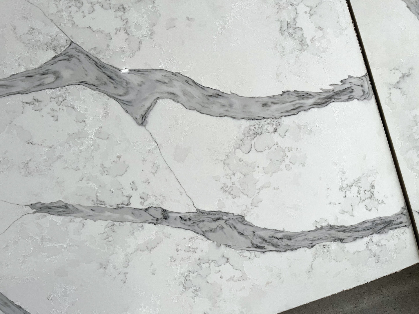 LX Prefabricated Ashen Cascade |26'' x 110''| 2cm Polished Countertop
