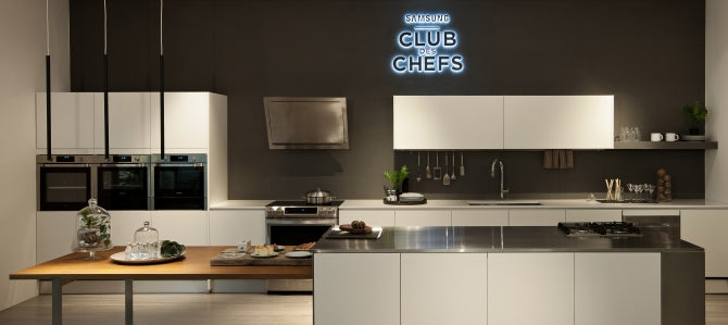 Radianz Quartz Surfaces Diamond White |65’’x130’’| 2 cm Polished Quartz Slab