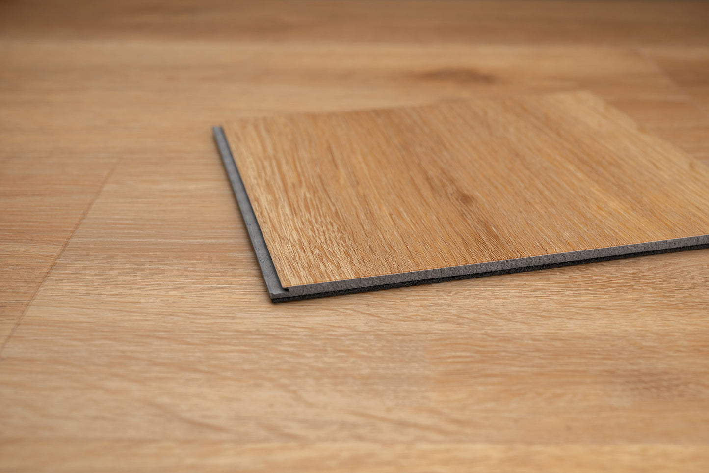 Gaia Flooring eTerra Collection| White Series Impala|48″ X 7.2″ X 6.5mm SPC Flooring