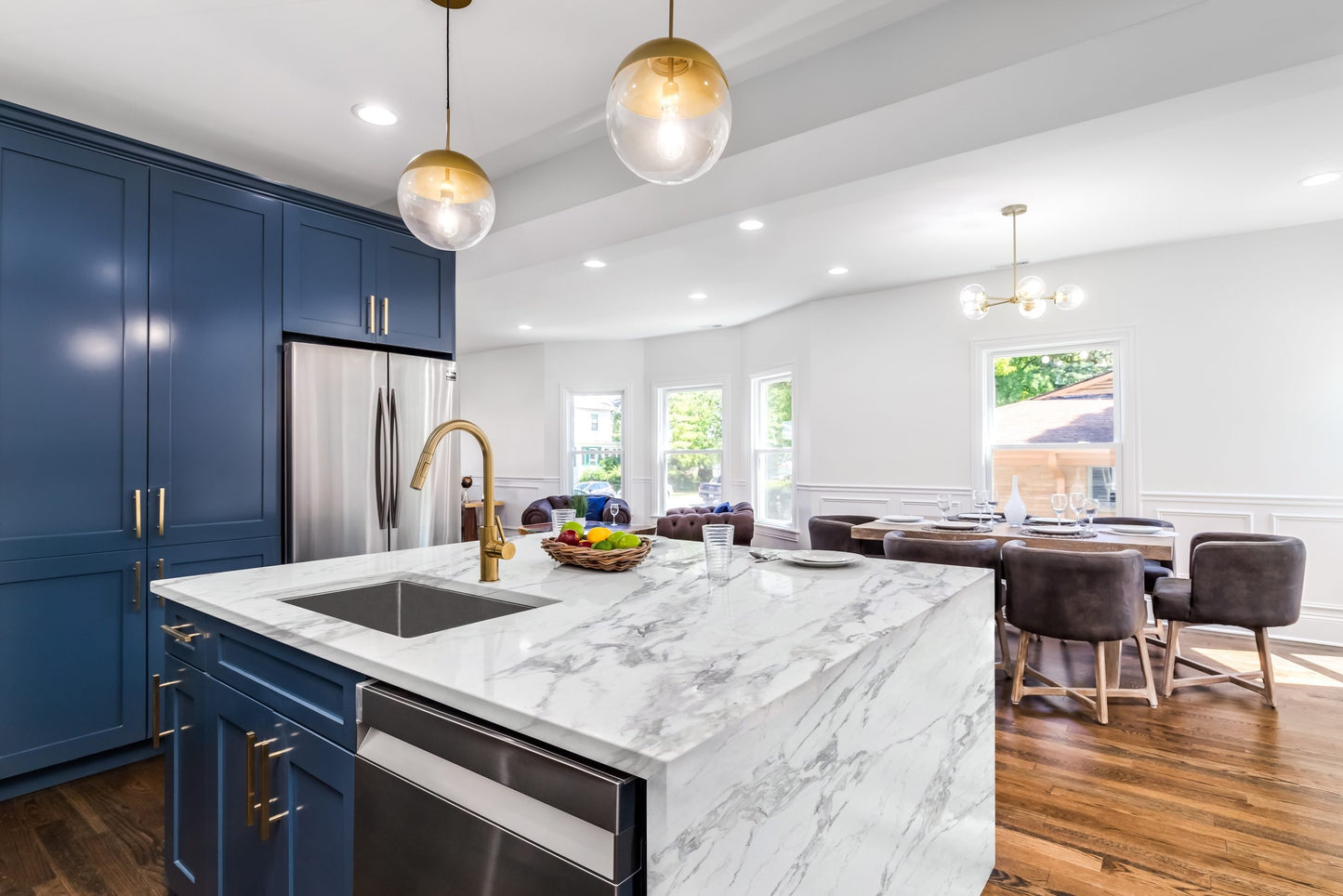Stratus Surfaces|Status Quartz| Regal Arabescato™ |139 x 79 x 2 cm Polished Quartz Slab