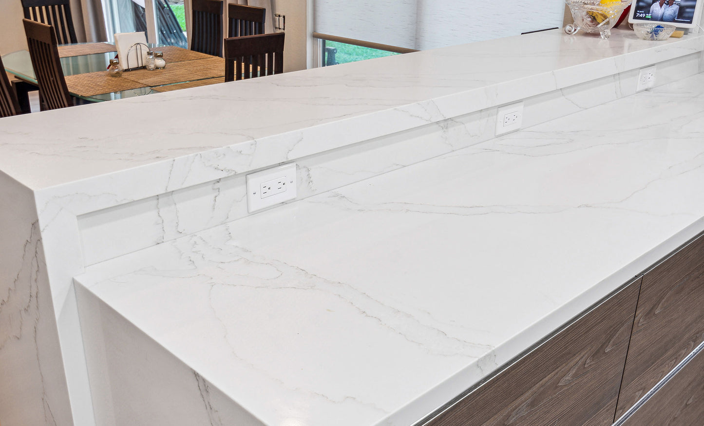 Vadara Quartz Phoenix Sky Polished 126" x 63" 2 cm Quartz Slab