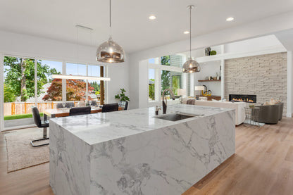 Stratus Surfaces|Status Quartz| Regal Arabescato™ |139 x 79 x 2 cm Polished Quartz Slab