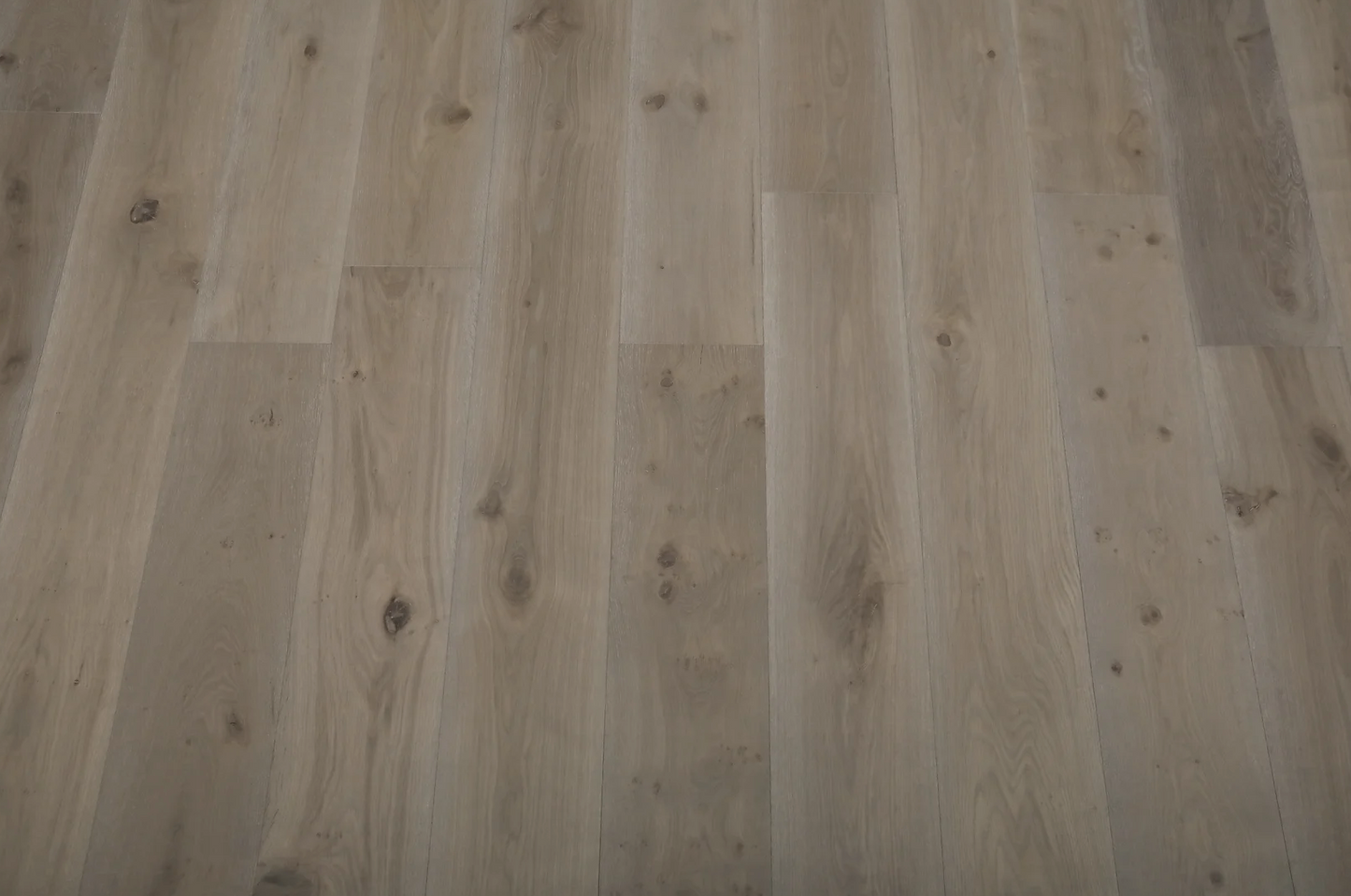 Amazon Wood Floors San Marino Series Via Tonacci European Oak Engineered Hardwood Flooring 9.5’’ x 2’-7’.3’’ RLs