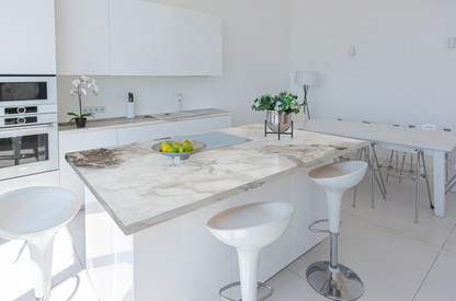 Elite Stone |Amber Calacatta |122"-126"x63"| 2 cm Polished Quartz Slab