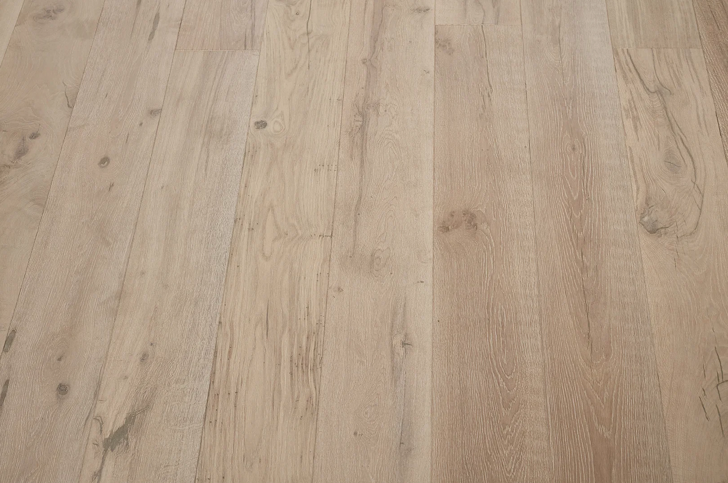 Amazon Wood Floors Elite Kollection Melzo European Oak Engineered Hardwood Flooring 9.5’’ x 2’-7’.3’’ RLs