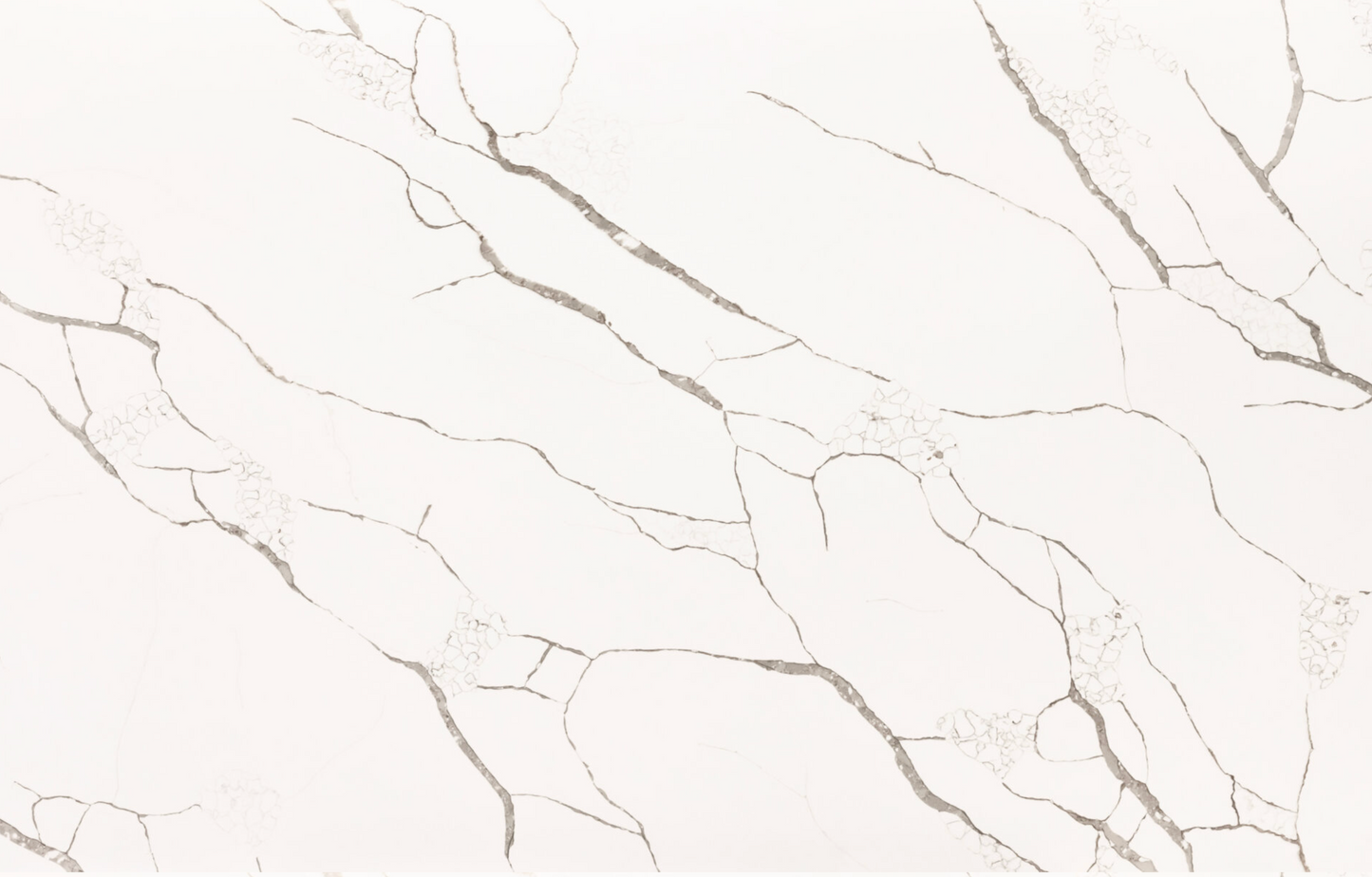 Stratus Surfaces|Status Quartz| Calacatta Super Bella |138 x 79 x 2 cm Polished Quartz Slab