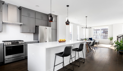 Stratus Surfaces | StratusQuartz™ Supreme White | 130 × 65 Quartz Slab